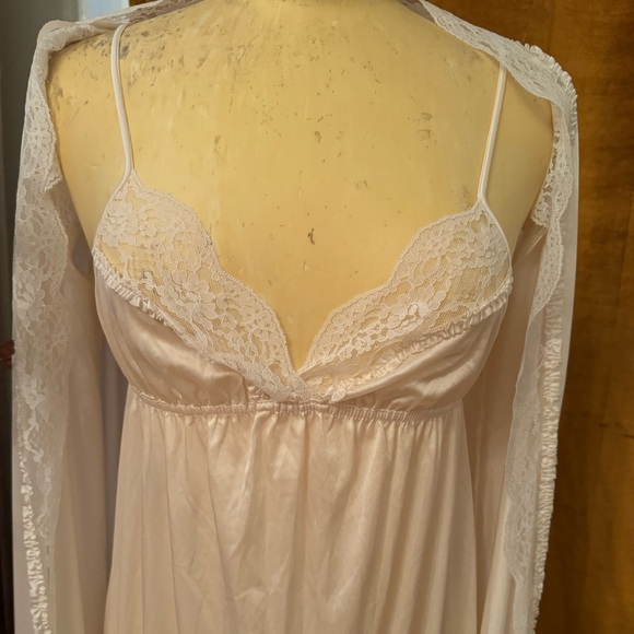 Petite Miss Elaine Vintage Bridal Lace Edged Robe And Slip Peignoir Set - Picture 4 of 15